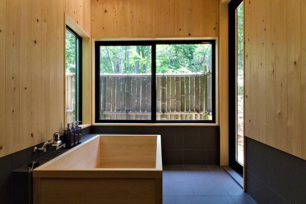 Hinoki No Ie - Cottage With Natural Hot Spring In A Cypress Bathtub Shika Exterior photo